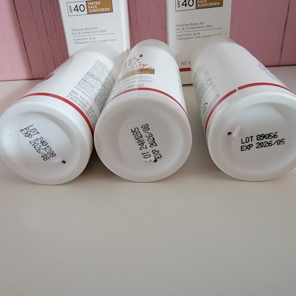 Eltamd Tinted UV Daily Broad Spectrum SPF 40 Sunscreen Elta Md Tint - Picture 7 of 8